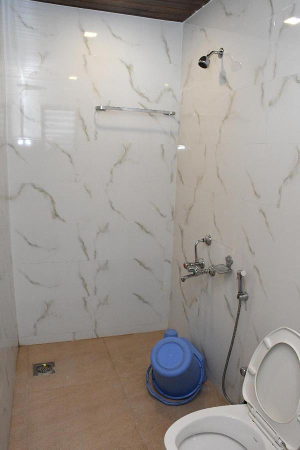 Hotel Sai Shatabdi Ширди Номер фото