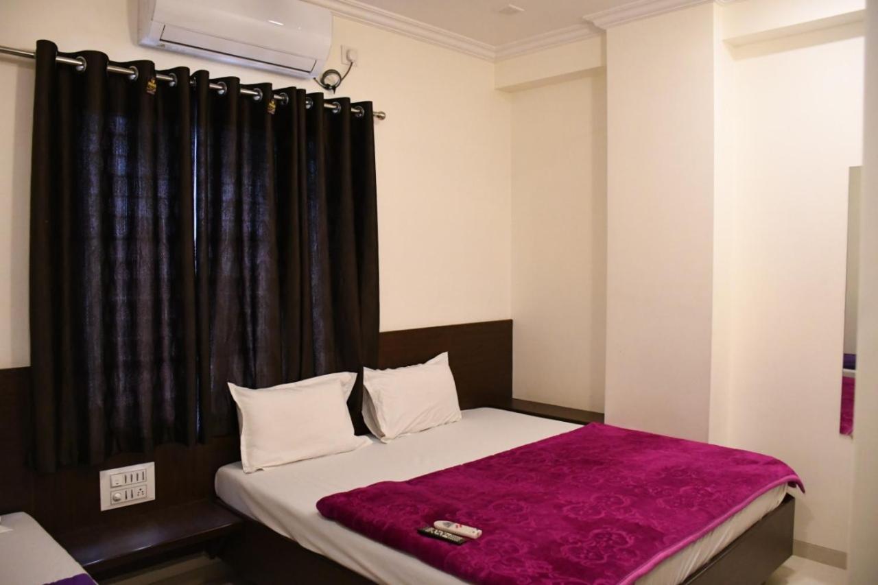 Hotel Sai Shatabdi Ширди Экстерьер фото